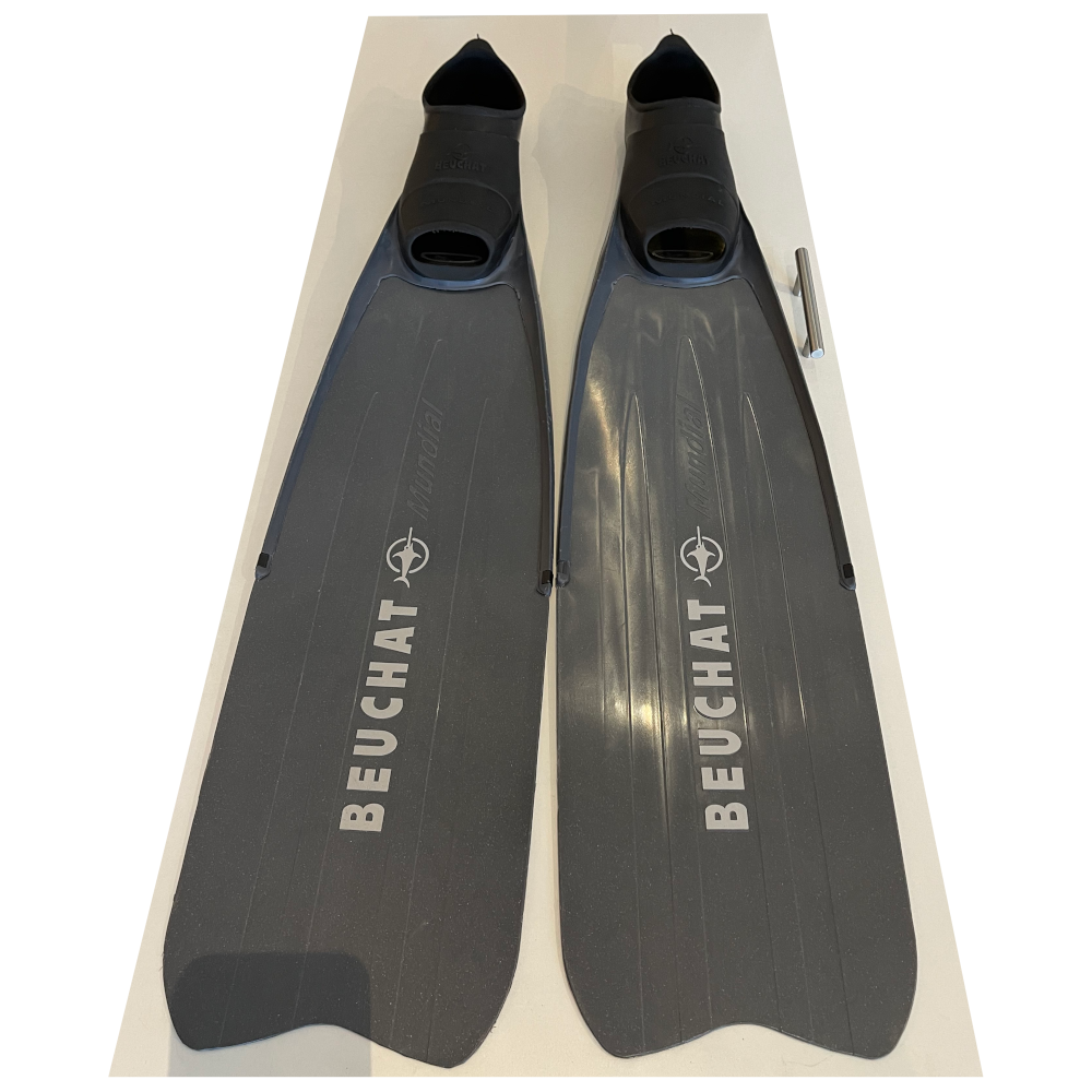 Beuchat Mundial Sport Used Fins 43/44 | Diving Sports Canada | Vancouver