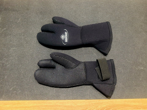 Beuchat 3 FINGERS GLOVES 7mm Used Size Small | Diving Sports Canada | Vancouver