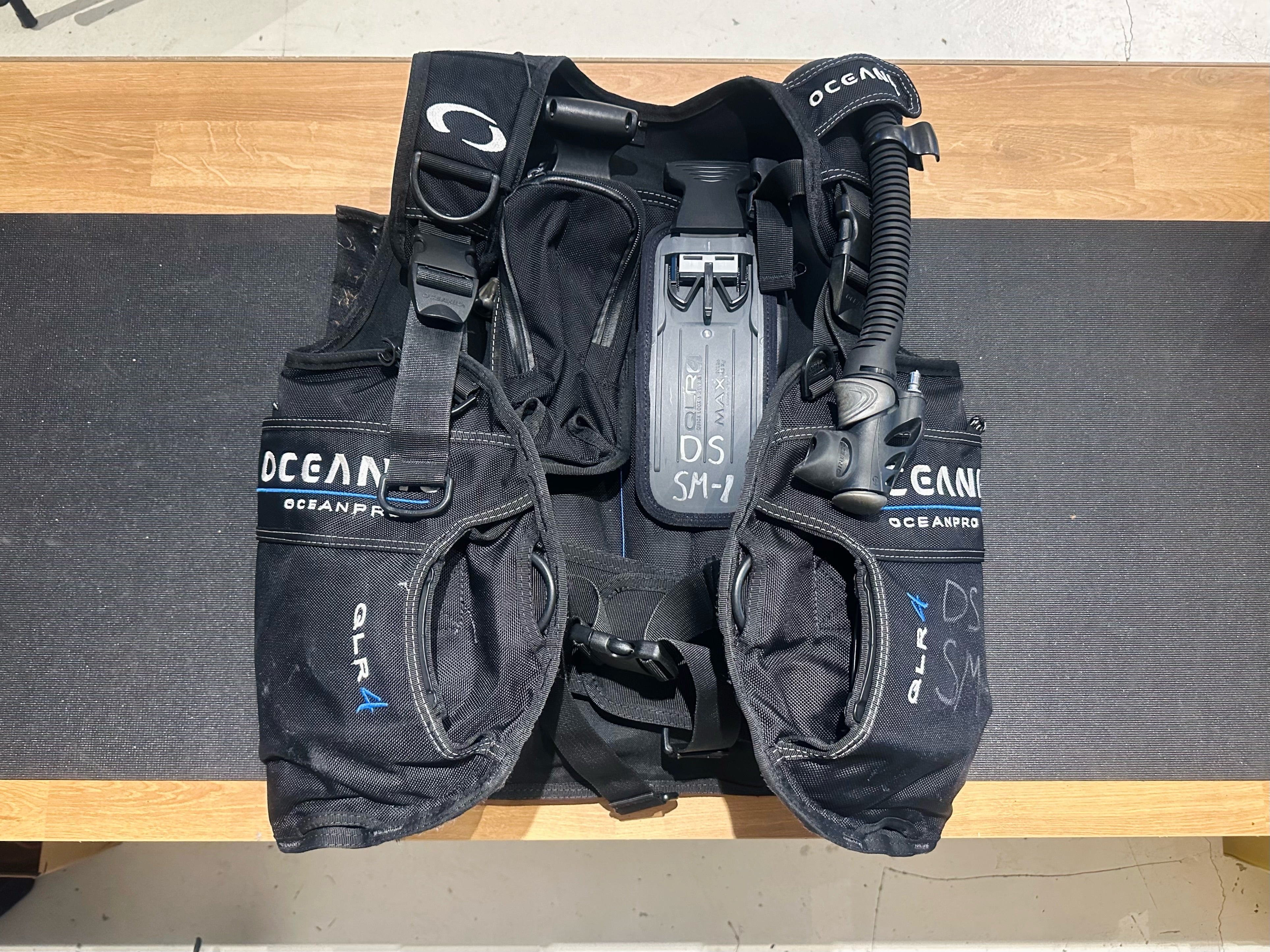 Oceanic OceanPro Used Size Small