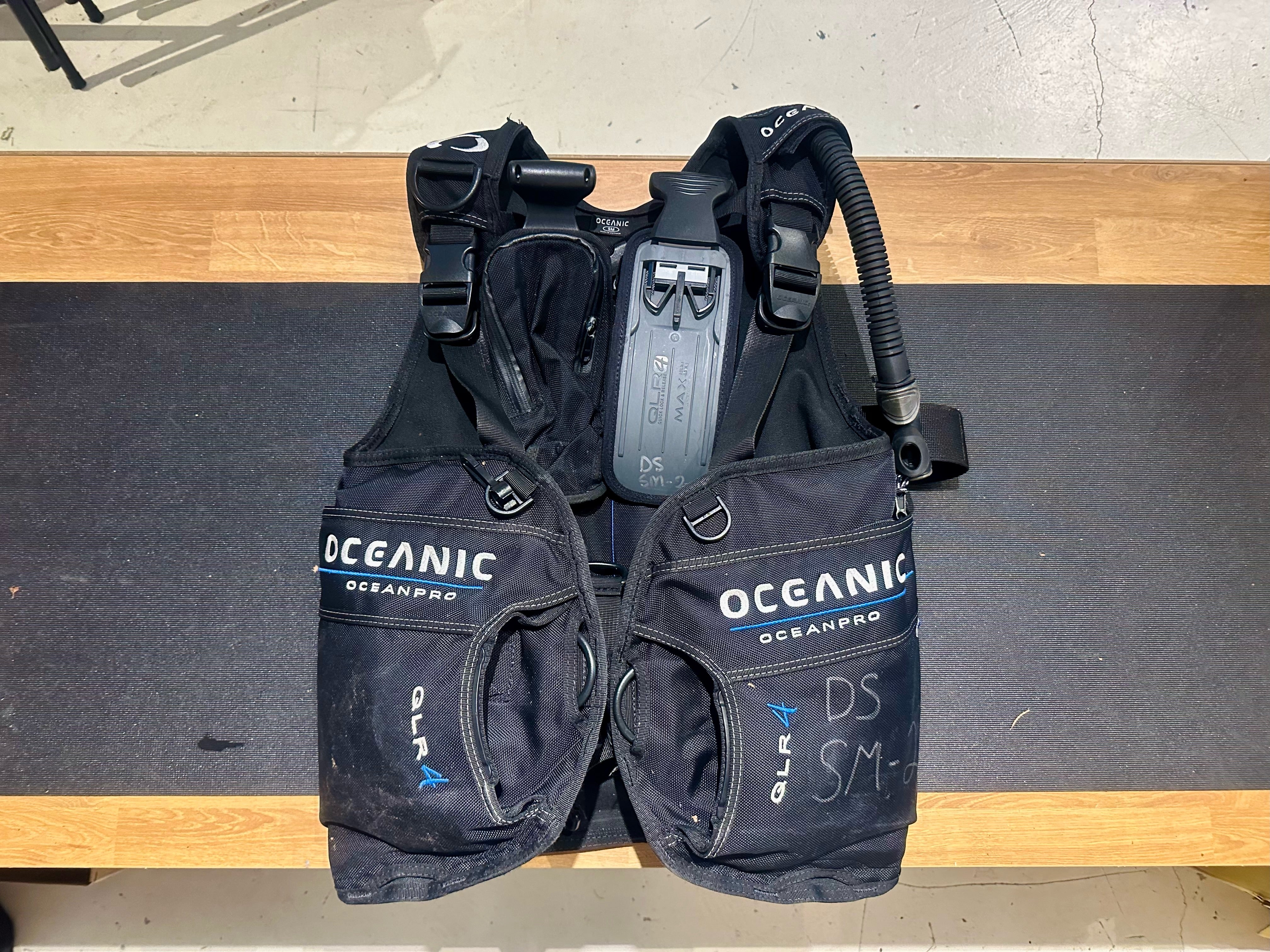 Oceanic OceanPro Used Size Small | Diving Sports Canada | Vancouver