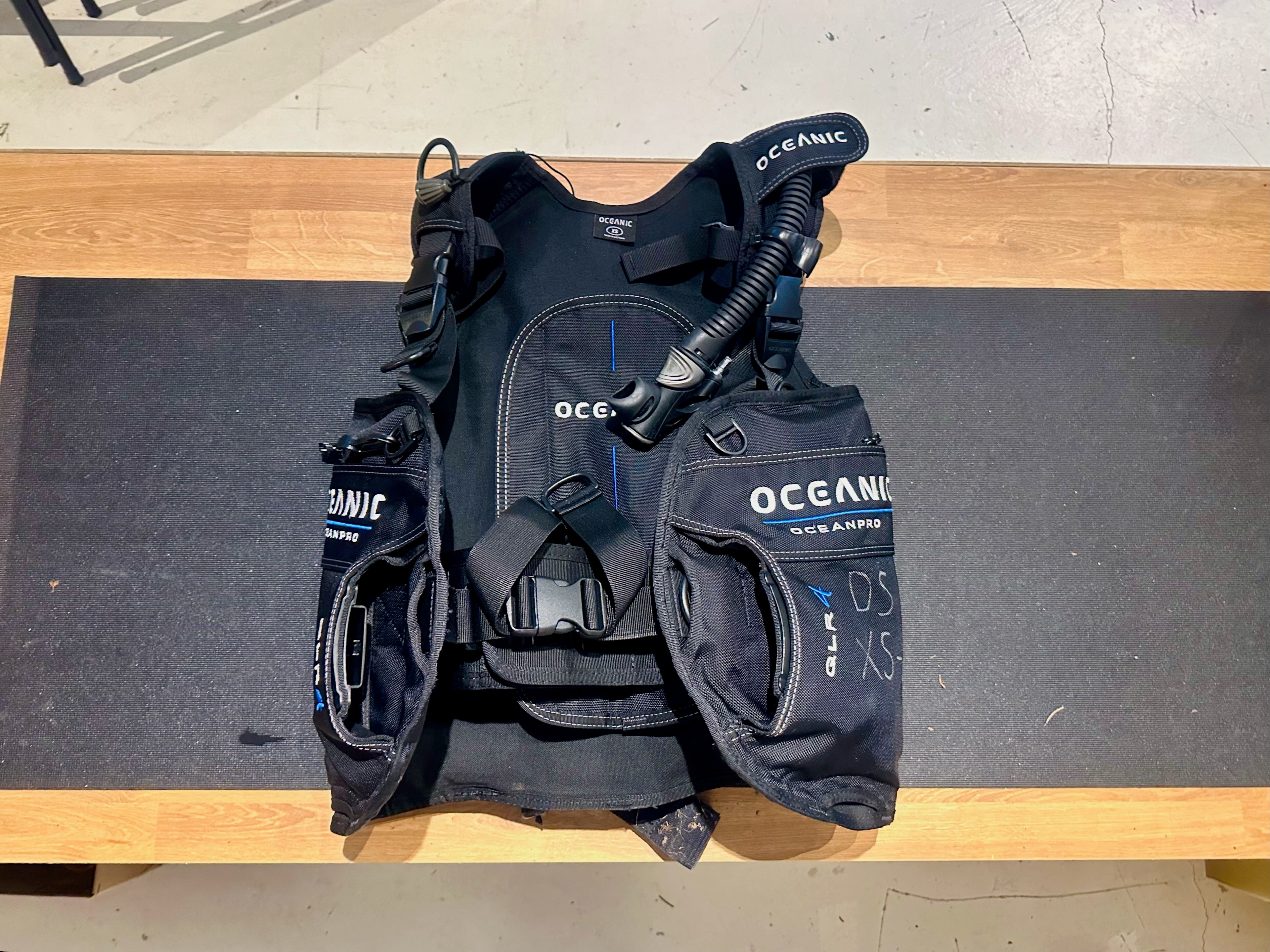 Oceanic OceanPro Used Size XSmall | Diving Sports Canada | Vancouver